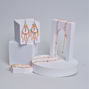 box collana lunga rosa